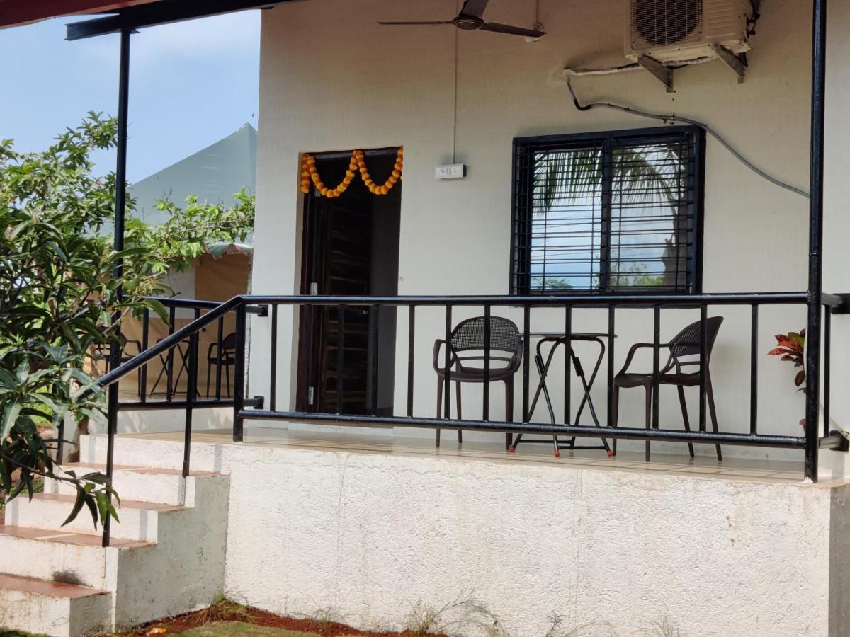Roy's Nature Nest - Farm Near Malshej Ghats *